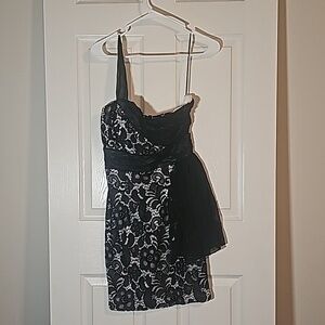 Love Point Black White Lace One Shoulder Dress Size M